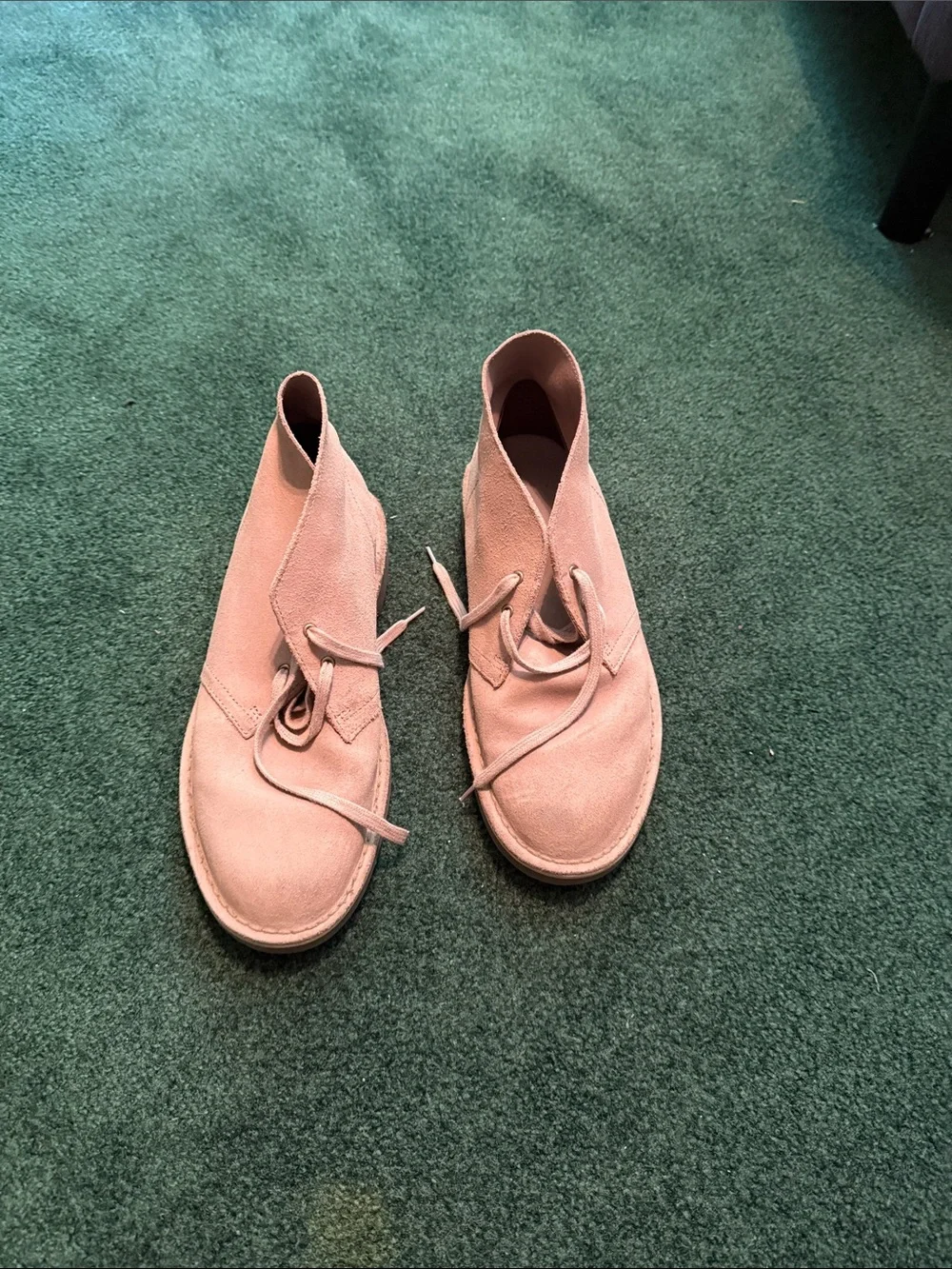 Clarks Men’s tan Suede Chukka Boots